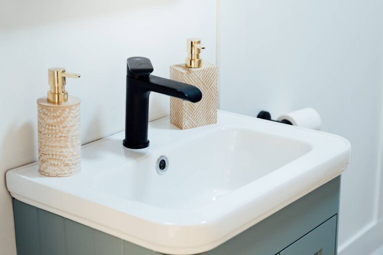 Bathroom of No 66 Chapel Street, Cookstown - 3 Bedroom Rental Property in County Tyrone, Mid Ulster, Northern Ireland